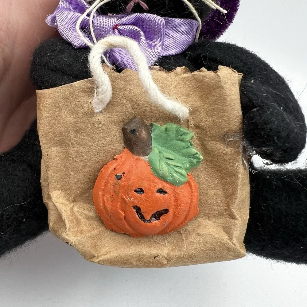Vintage Hallmark Halloween Plush Black Cat Witch Fridge Magnet Pumpkin‎